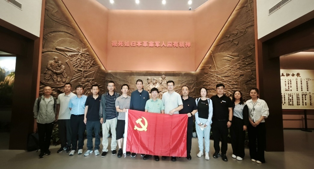 育种前沿技术实验室党总支与河北省农林科学院粮油作物研究所党总支联合开展主题党日活动